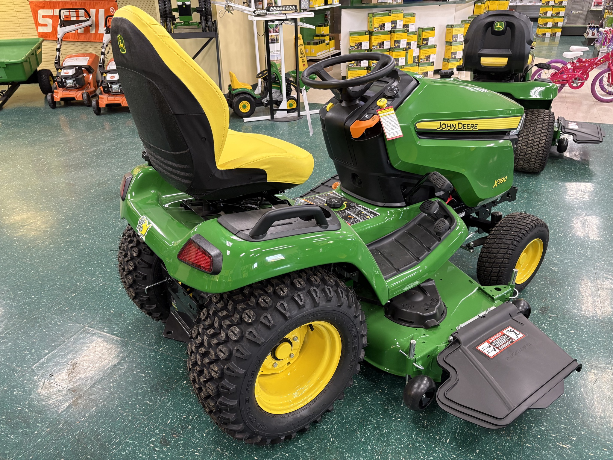 2025 John Deere X590 Image 3