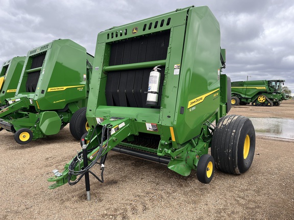  John Deere 561M