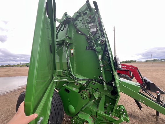 2024 John Deere 561M - Photo17