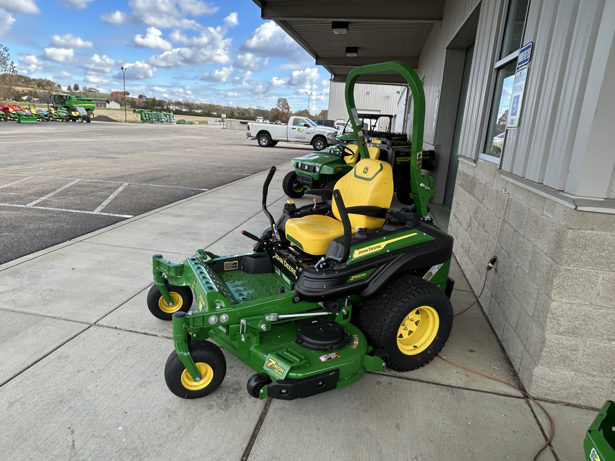 2025 John Deere Z920M Image 1