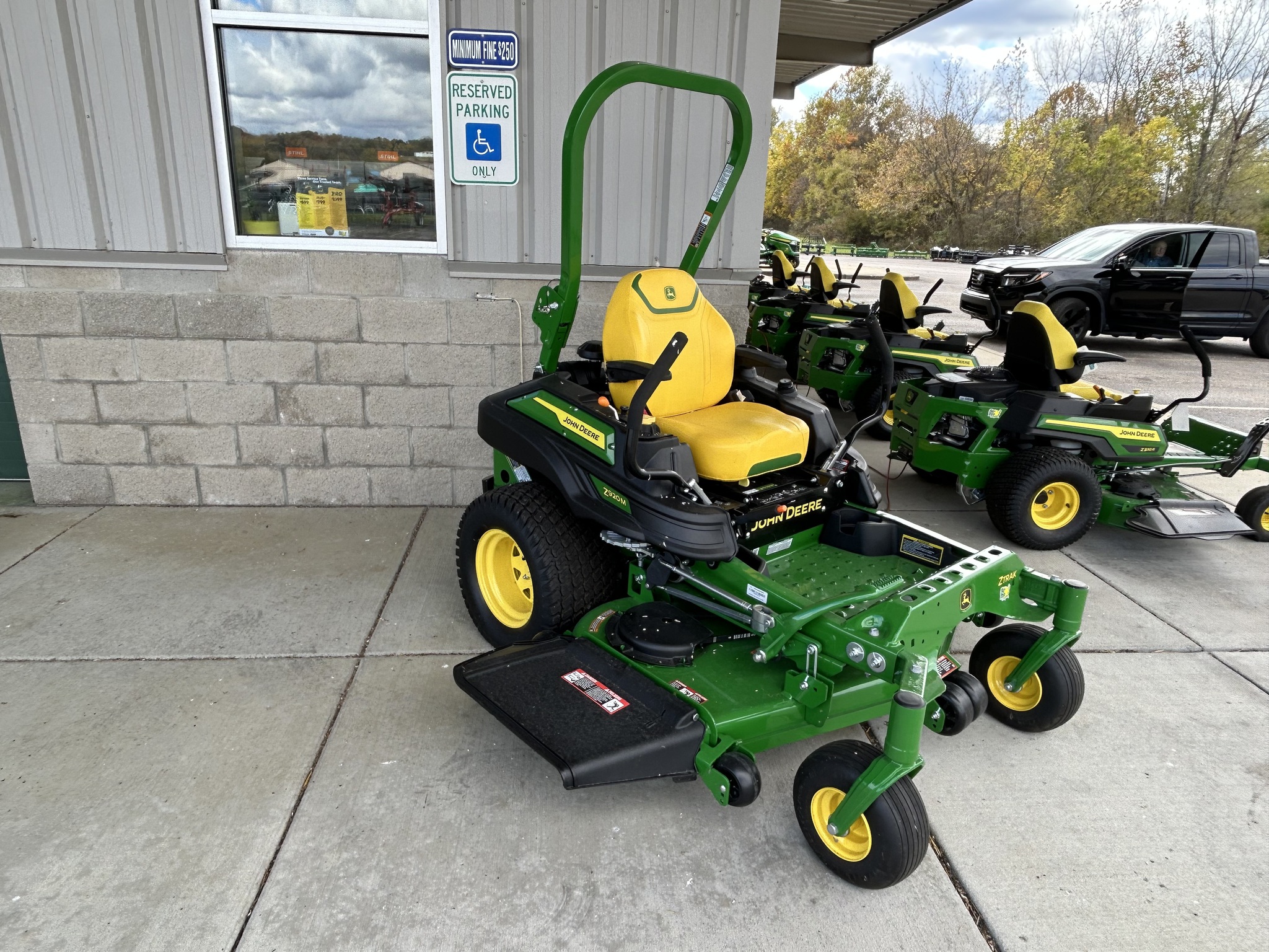 2025 John Deere Z920M Image 2