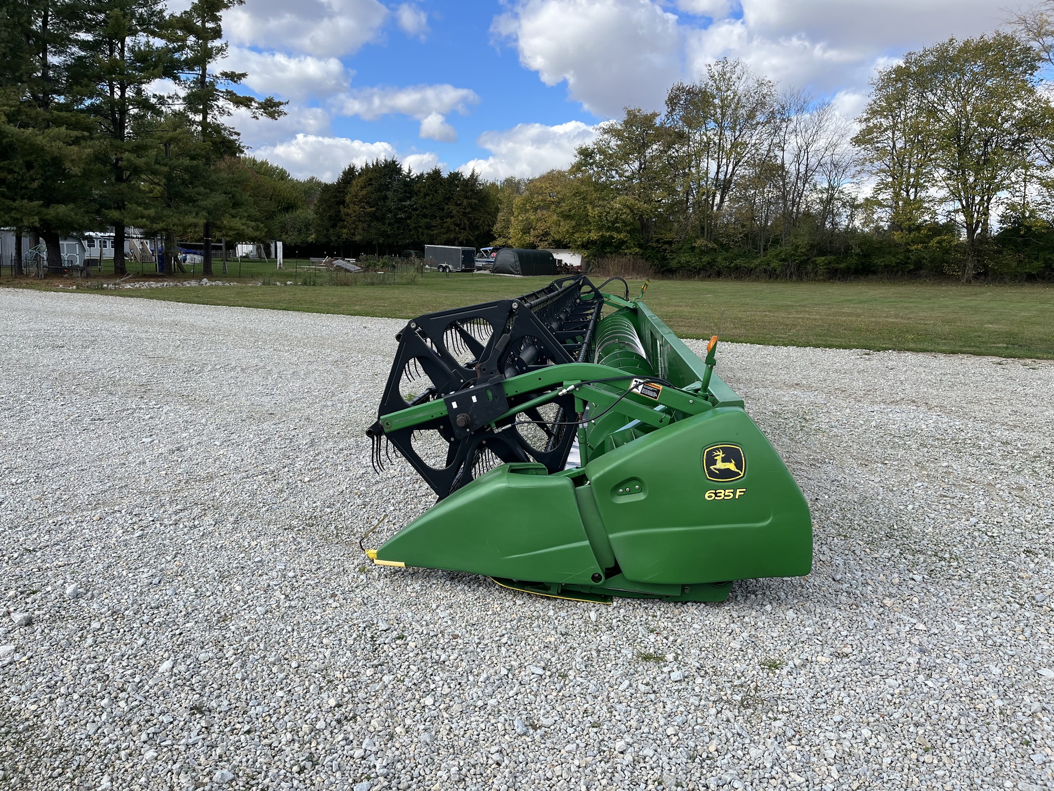 2009 John Deere 635F Image 2