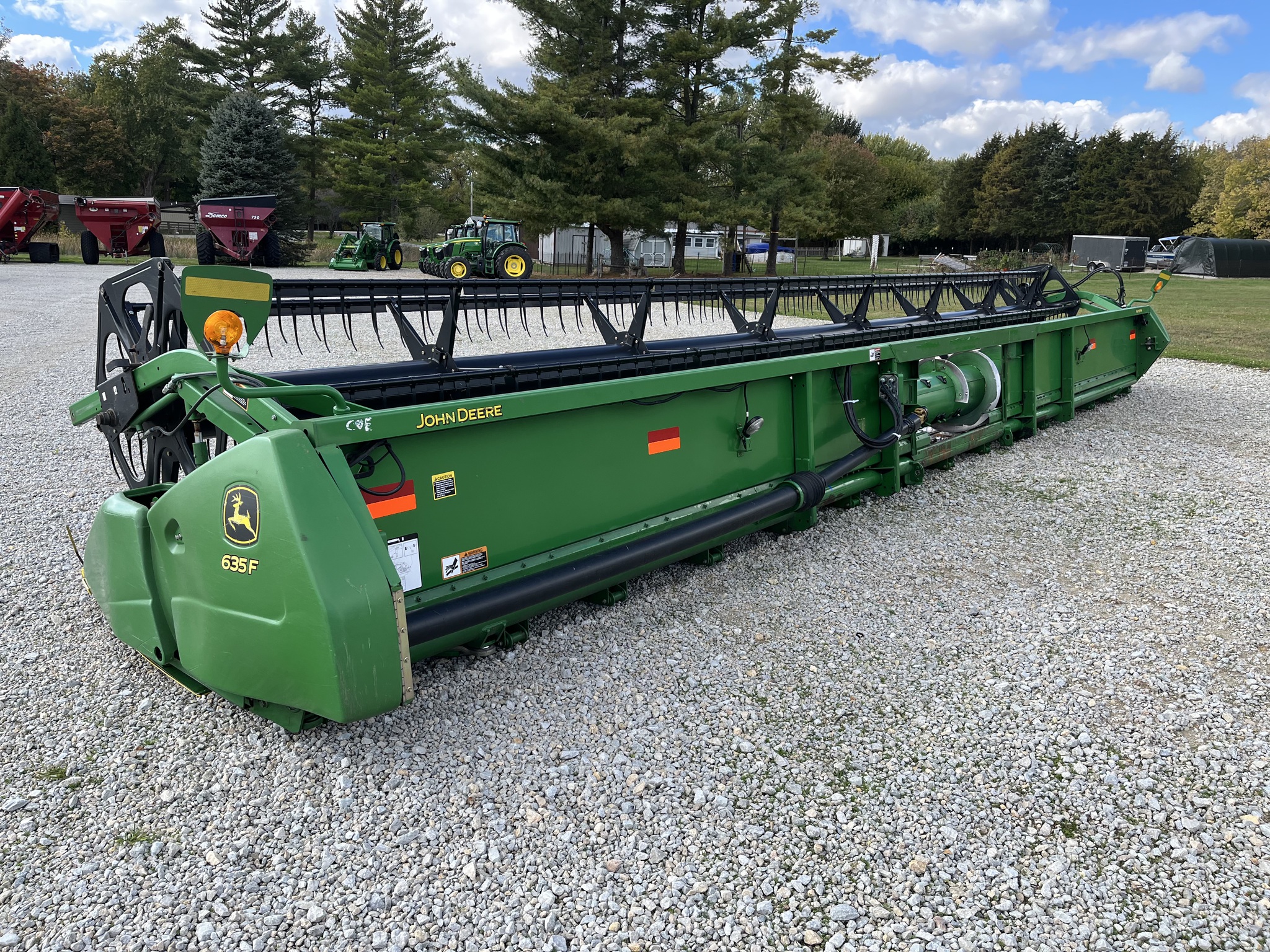 2009 John Deere 635F Image 4