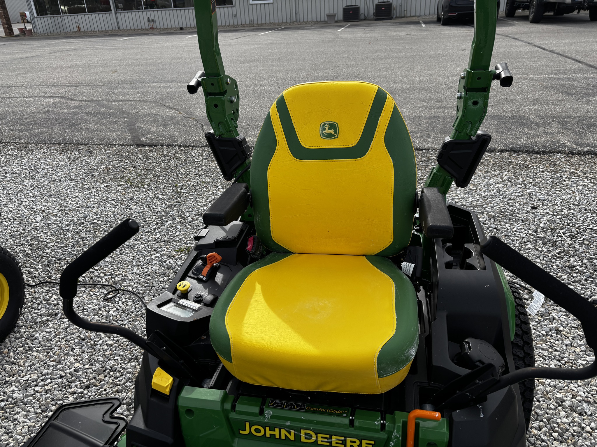 Used 2025 John Deere Z530R Zero Turn Mowers at Koenig Equipment in Richmond, IN - PhotoXL4