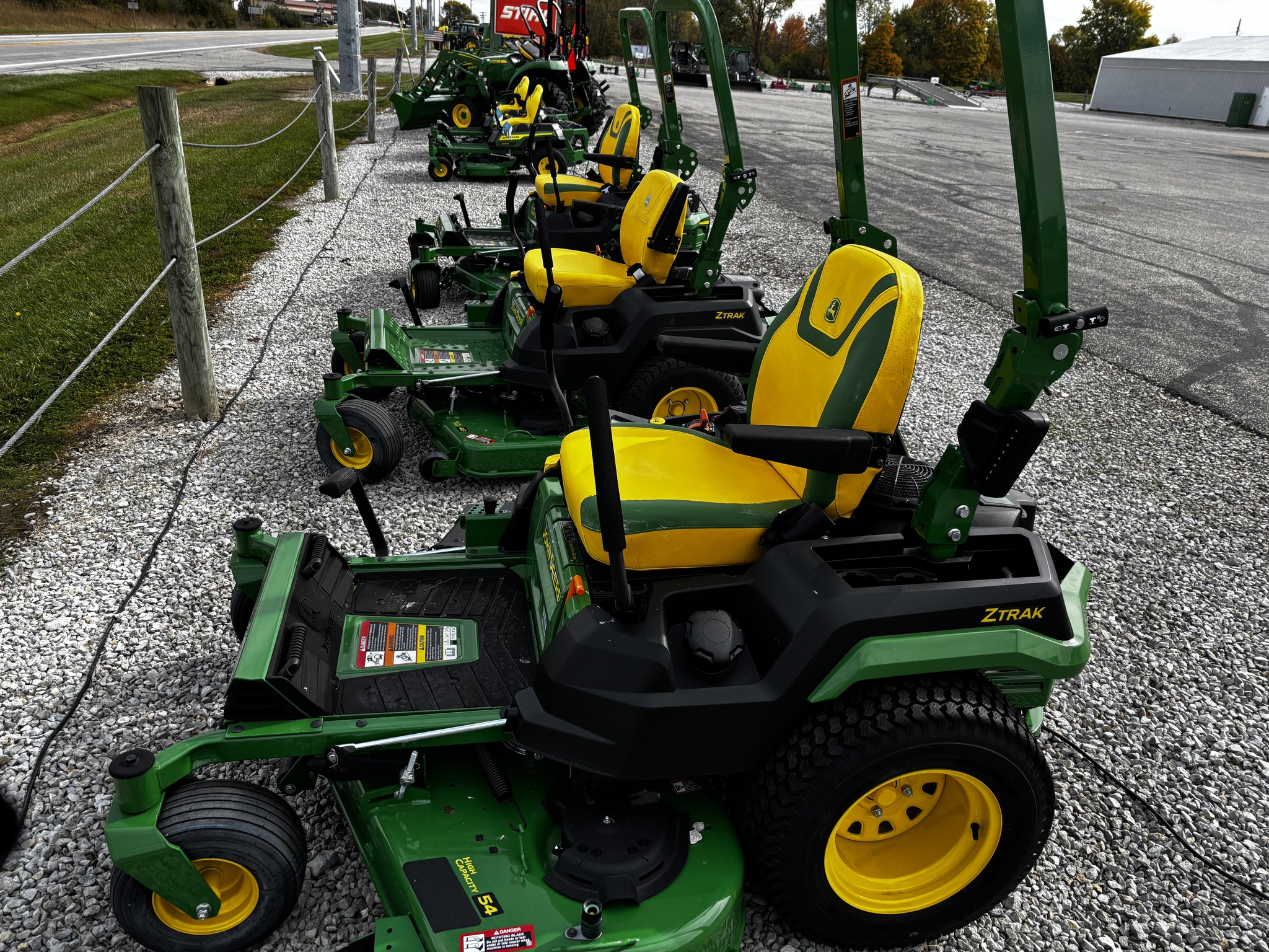 Used 2025 John Deere Z530R Zero Turn Mowers at Koenig Equipment in Richmond, IN - PhotoXL2