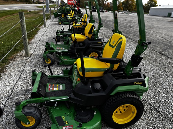 Used 2025 John Deere Z530R Zero Turn Mowers at Koenig Equipment in Richmond, IN - Photo2