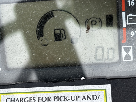 Used 2025 John Deere Z530R Zero Turn Mowers at Koenig Equipment in Richmond, IN - Photo6