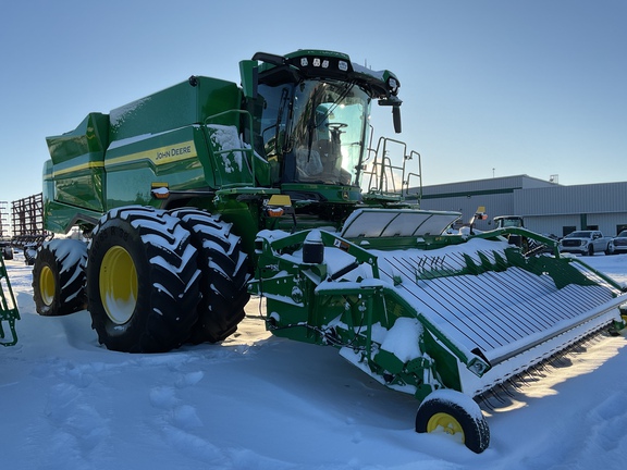 Used 2025 John Deere S7 800 Combines at Horizon Ag & Turf in Westlock, AB - Photo6