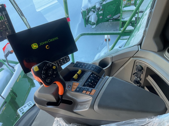 Used 2025 John Deere S7 800 Combines at Horizon Ag & Turf in Westlock, AB - Photo14