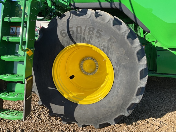 Used 2025 John Deere S7 800 Combines at Horizon Ag & Turf in Westlock, AB - Photo10