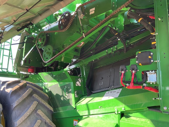 Used 2025 John Deere S7 800 Combines at Horizon Ag & Turf in Westlock, AB - Photo15