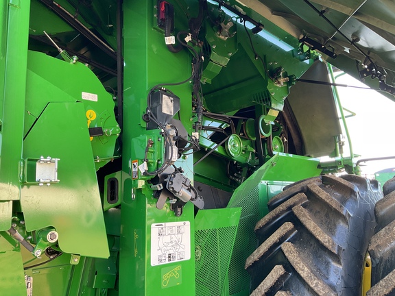 Used 2025 John Deere S7 800 Combines at Horizon Ag & Turf in Westlock, AB - Photo17