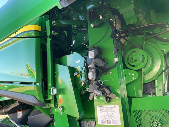 Used 2025 John Deere S7 800 Combines at Horizon Ag & Turf in Westlock, AB - Photo18