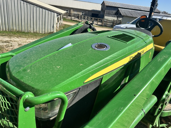 Photo of 2015 John Deere 4066R