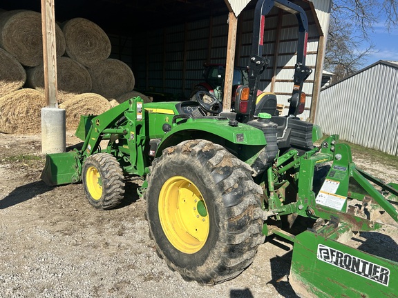 Photo of 2015 John Deere 4066R