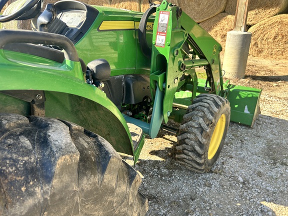 Photo of 2015 John Deere 4066R