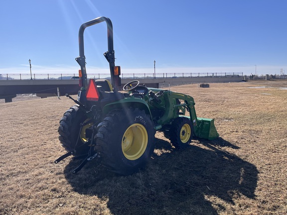2025 John Deere 3038E - Photo6