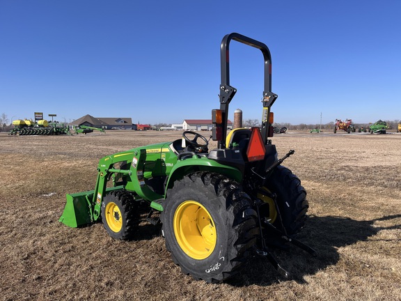 2025 John Deere 3038E - Photo8