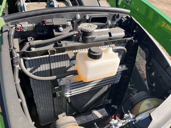 2025 John Deere 3038E - Photo20