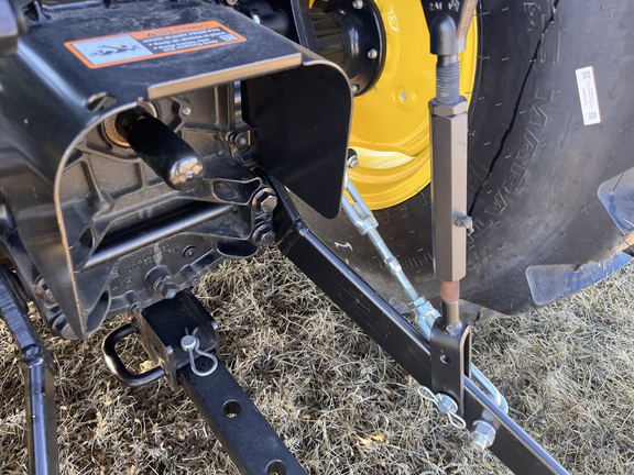 2025 John Deere 3038E - Photo24