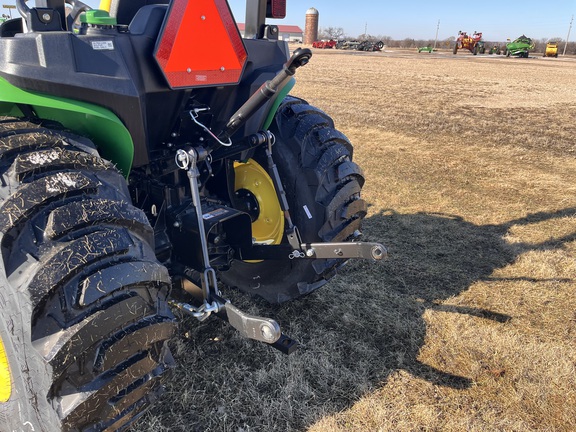 2025 John Deere 3038E - Photo26