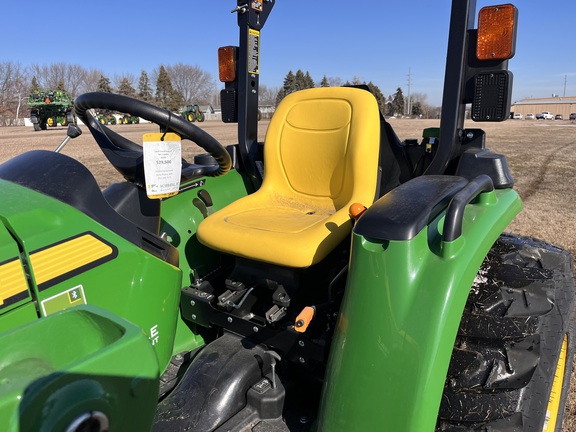 2025 John Deere 3038E - Photo27