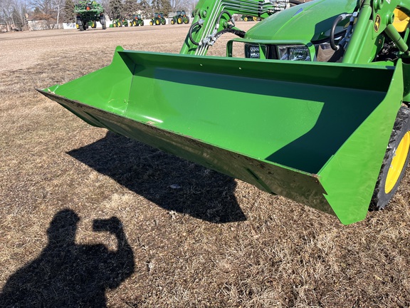 2025 John Deere 3038E - Photo32