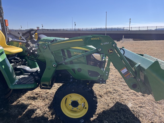 2025 John Deere 3038E - Photo36