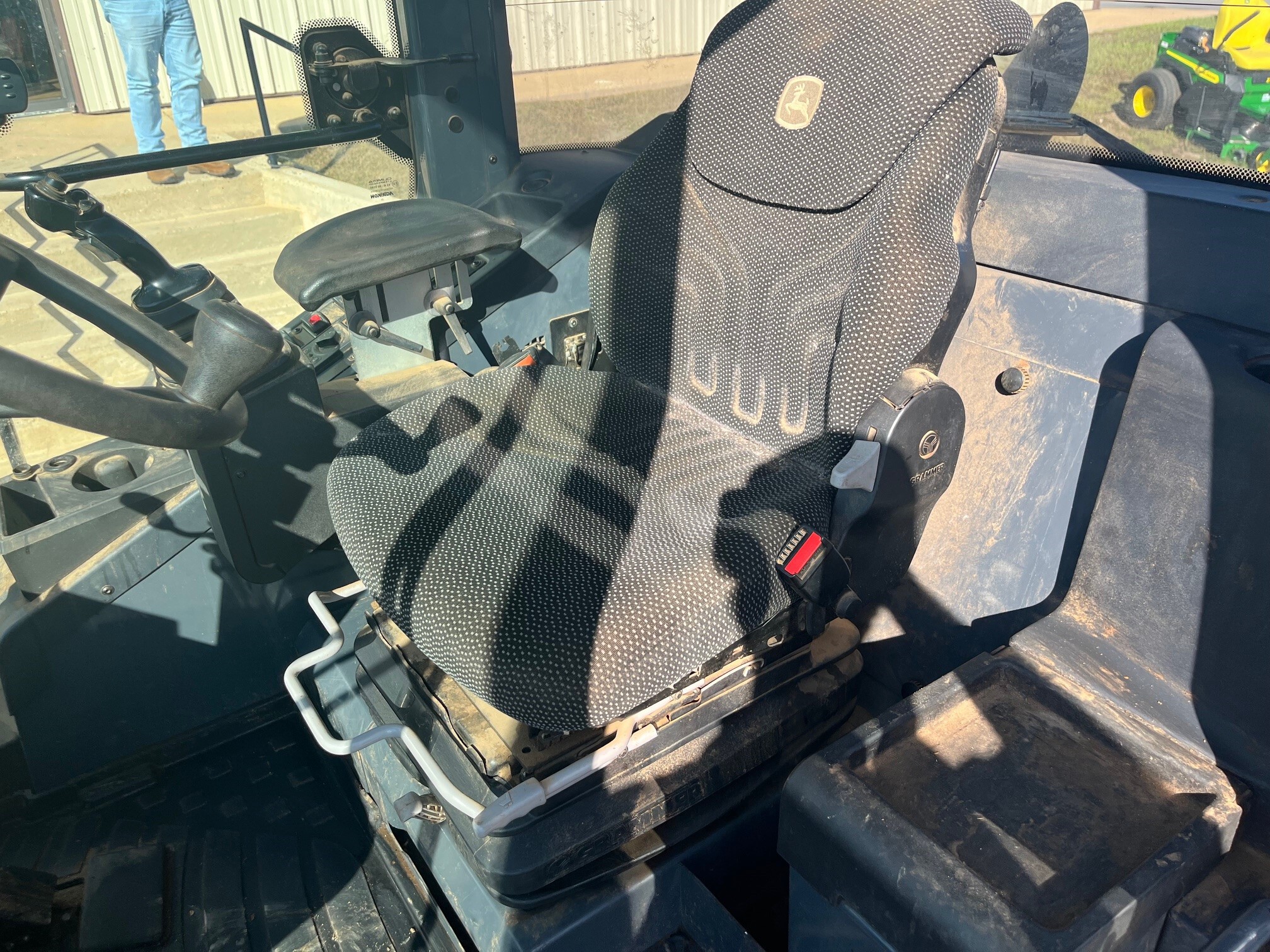 2023 John Deere 244 P Image 6