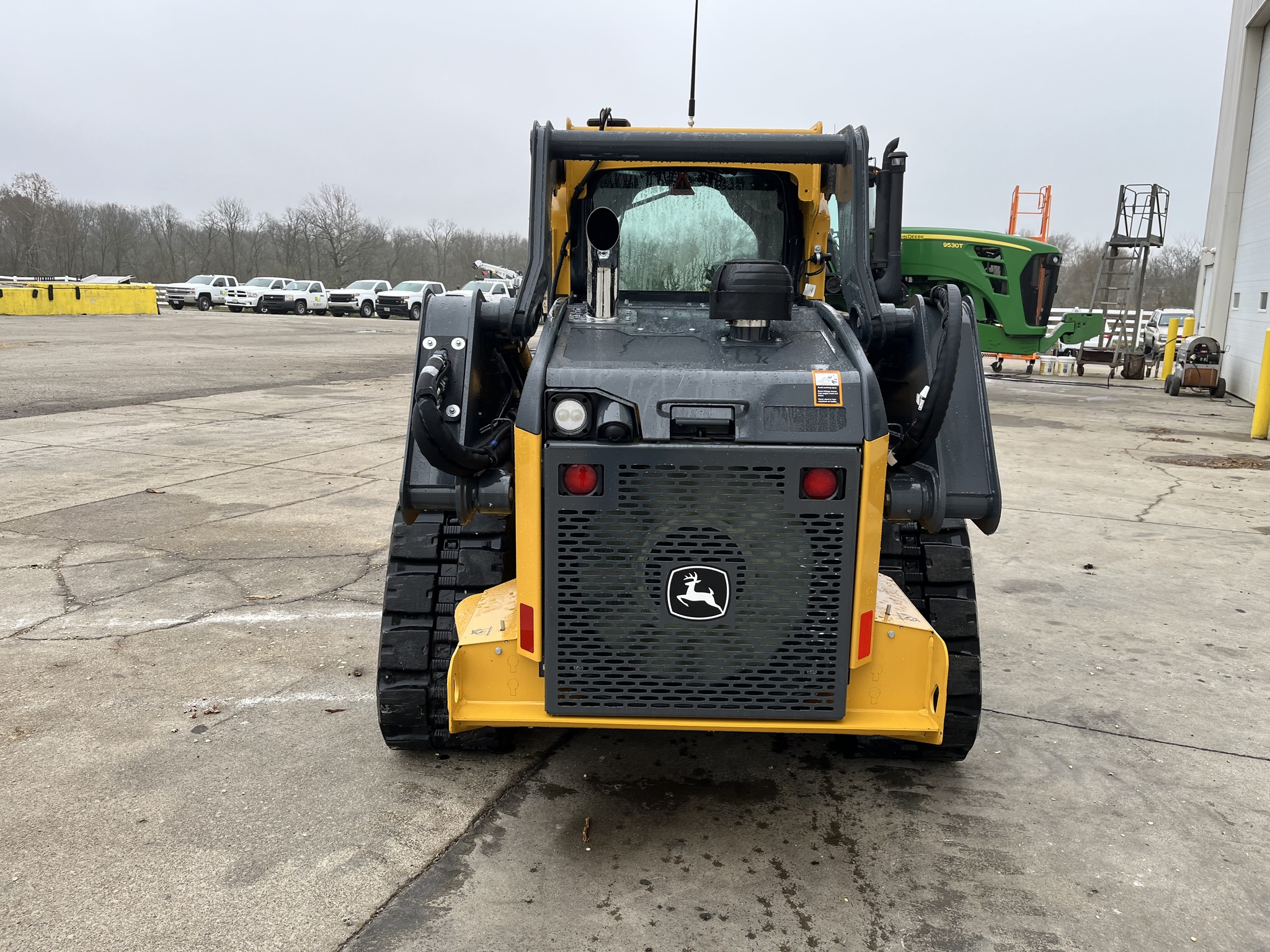 2025 John Deere 325G Image 3