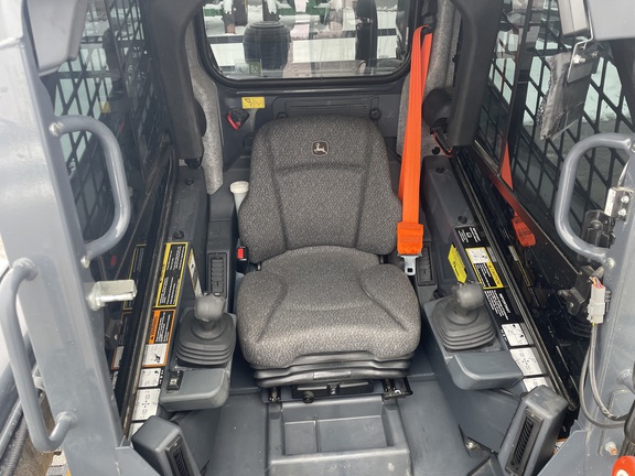 2024 John-Deere 325G