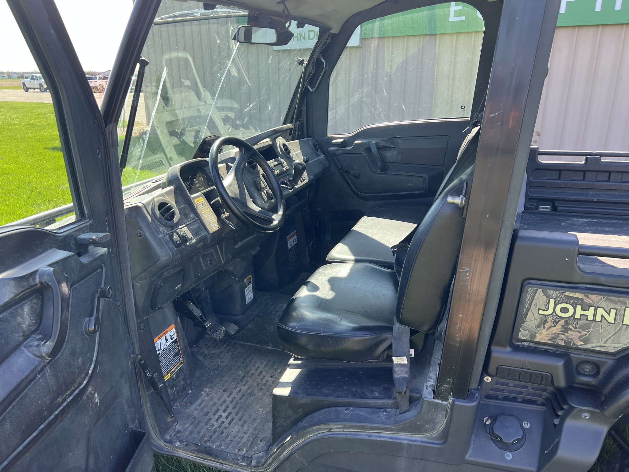 2020 John Deere XUV 835M Image 9