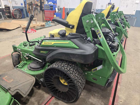 2025 John Deere Z950R - Photo3