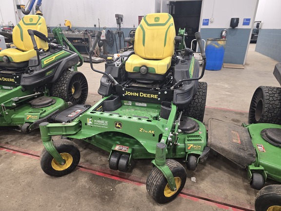 2025 John Deere Z950R - Photo2