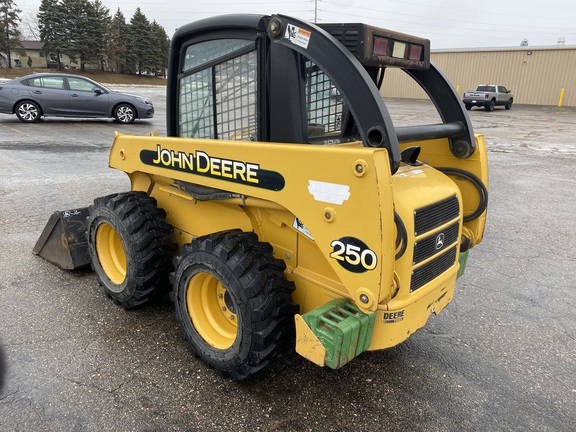 2002 John Deere 250 - Photo3