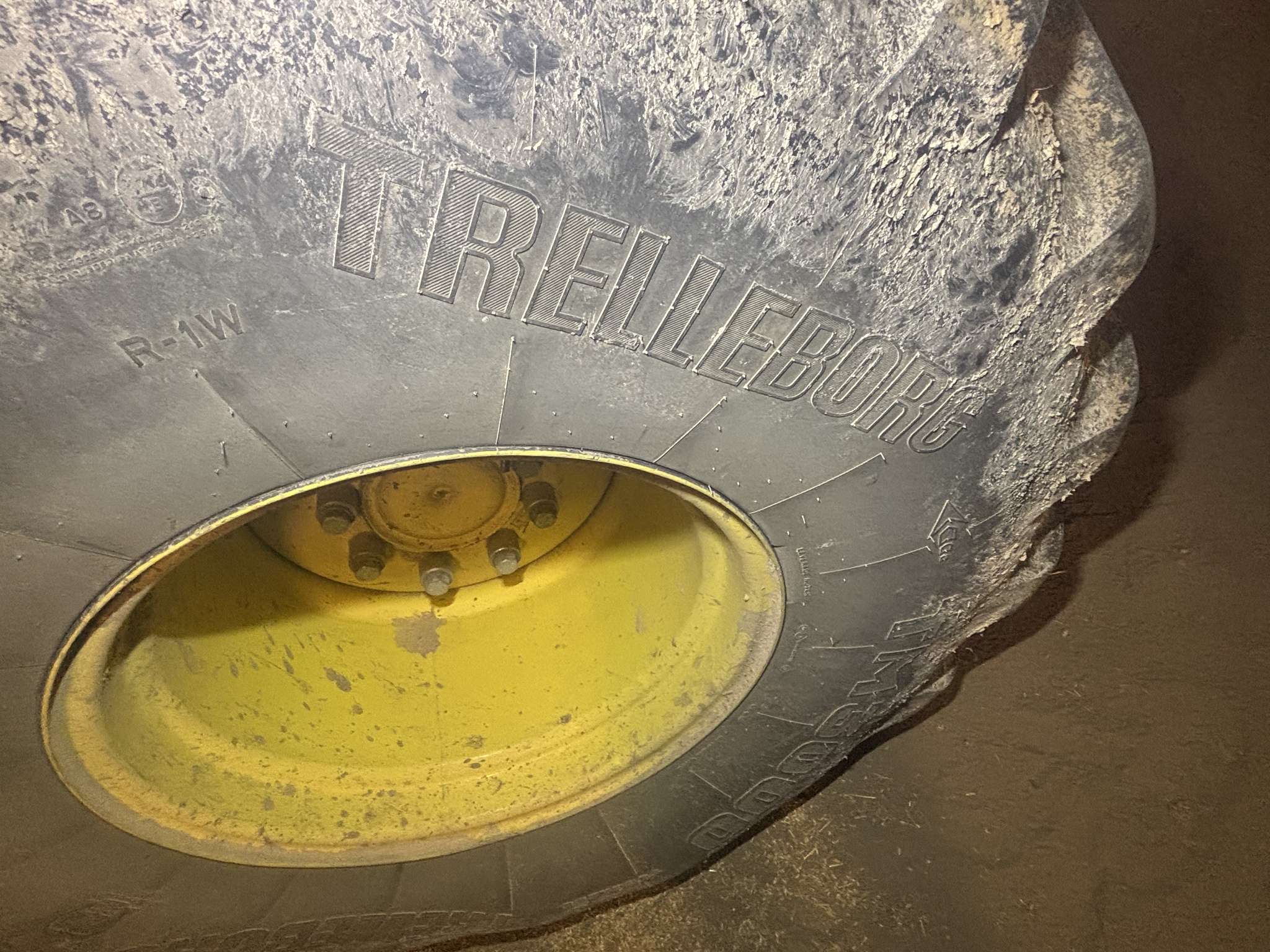 2012 John Deere S680 Image 8