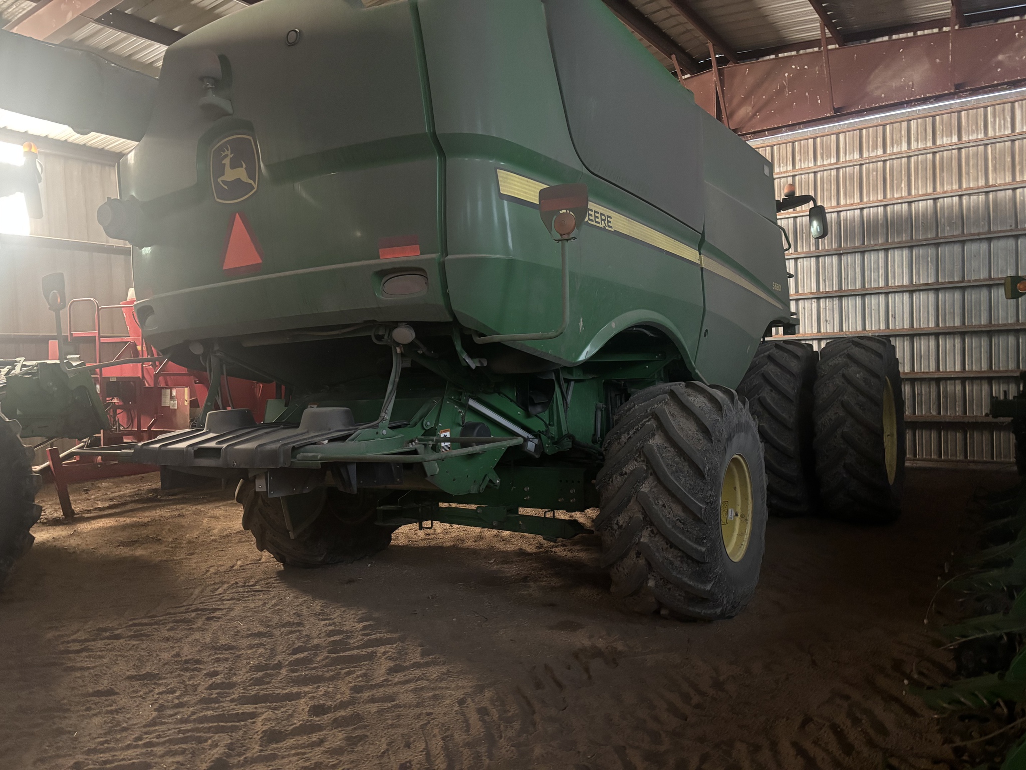 2012 John Deere S680 Image 21