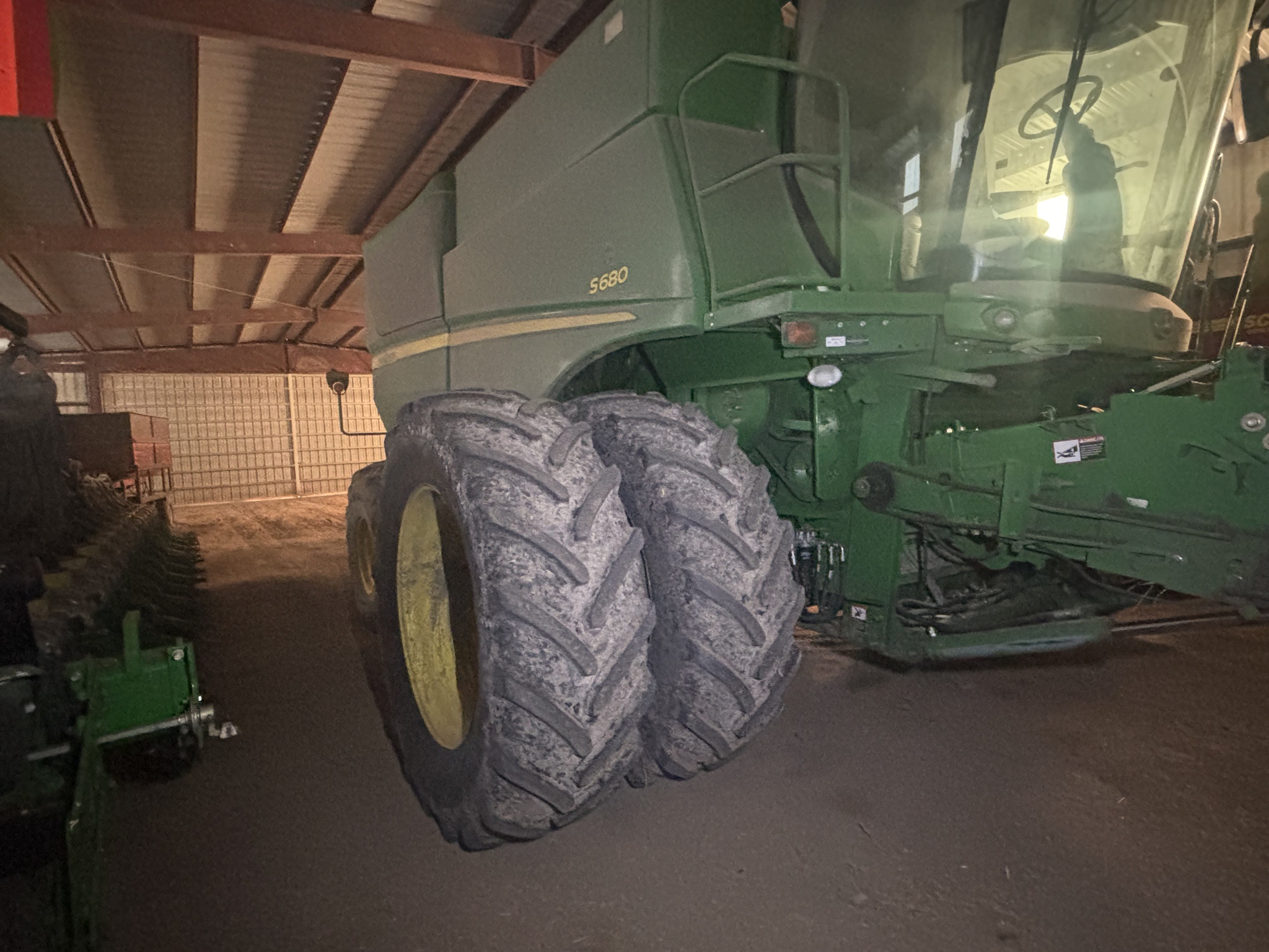 2012 John Deere S680 Image 16