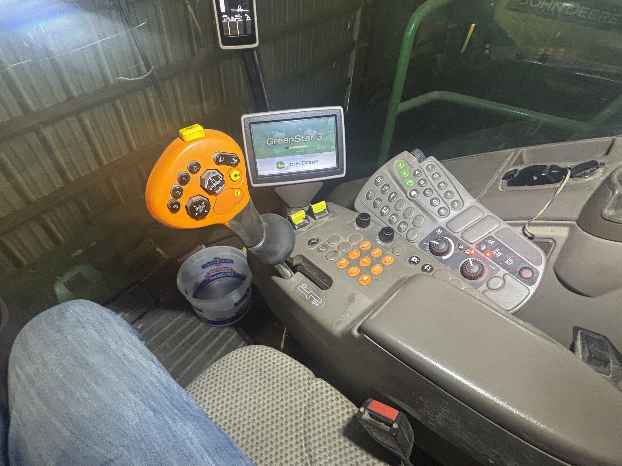 2012 John Deere S680 Image 2