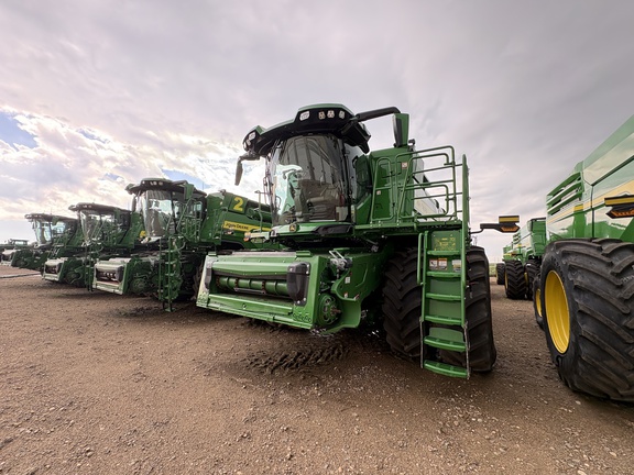 Used 2025 John Deere X9 1000 Combines at Horizon Ag & Turf in Vermilion, AB - Photo3