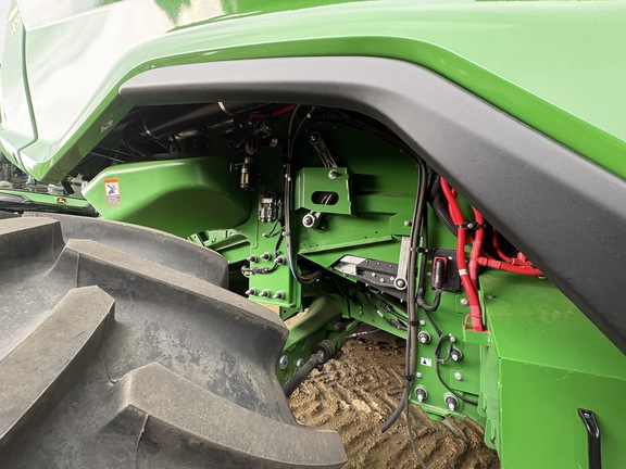Used 2025 John Deere X9 1000 Combines at Horizon Ag & Turf in Vermilion, AB - Photo14