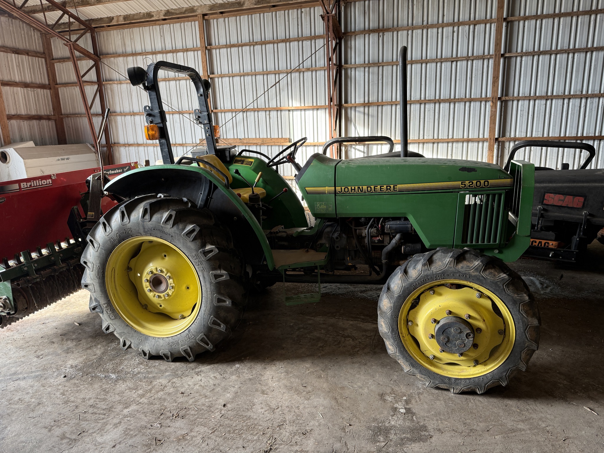 1993 John Deere 5200 Image 2