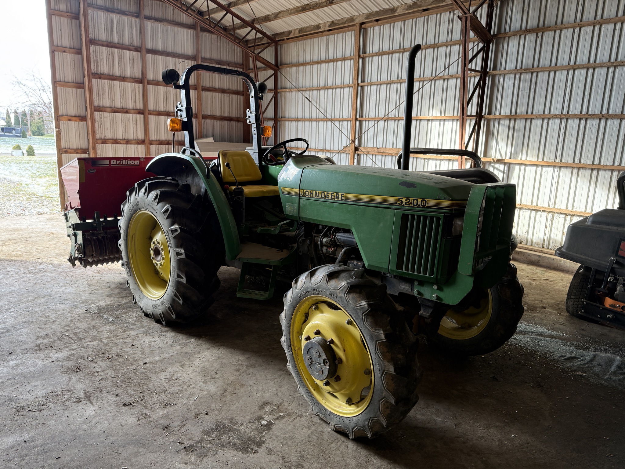 1993 John Deere 5200 Image 1
