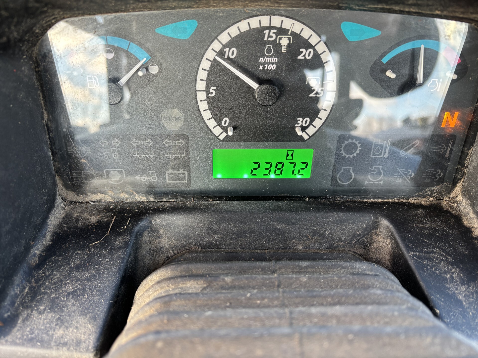 Used 2014 John Deere 5085E Utility Tractors at Koenig Equipment in Germantown, OH - PhotoXL17