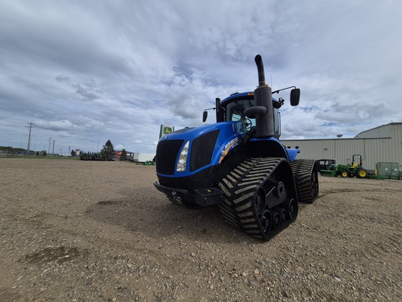 Used 2017 New Holland T9.645 SmartTrax Track Tractors at Horizon Ag & Turf in St. Paul, AB - Photo3
