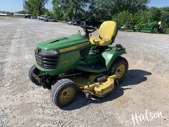Photo of 2017 John Deere X739
