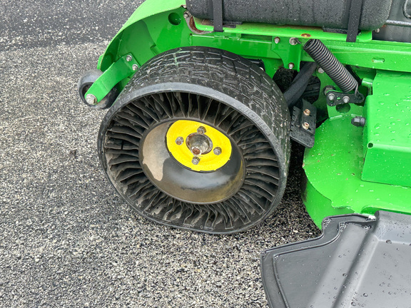 2023 John-Deere 661R