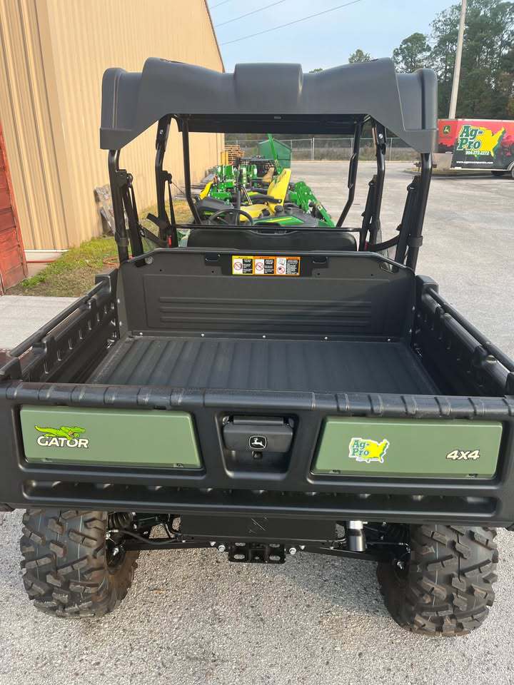 John Deere XUV 825M Image 4