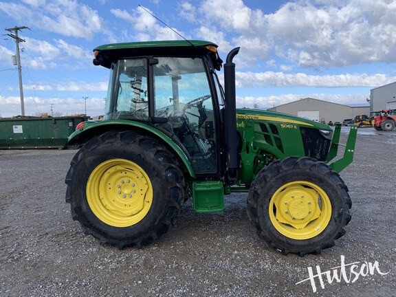 Photo of 2025 John Deere 5067E