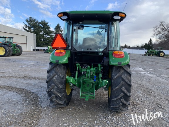 Photo of 2025 John Deere 5067E